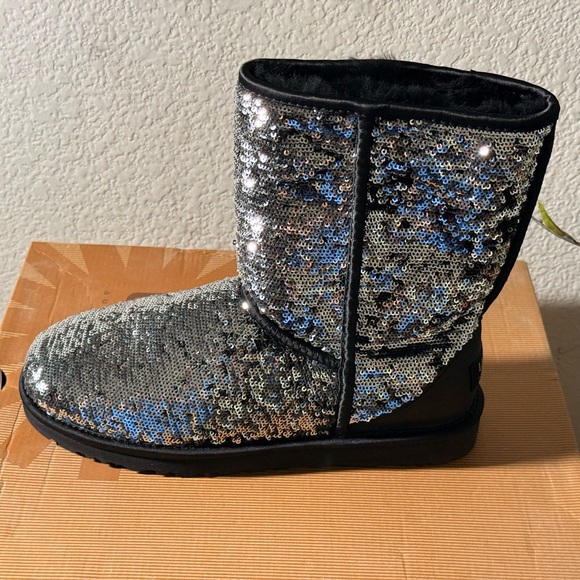 UGG Classic Short Boots with Sequins - Picture 4 of 8